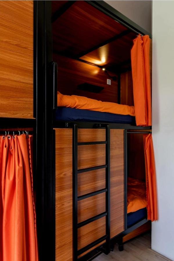 Recharge Hostel Rotterdam Zewnętrze zdjęcie