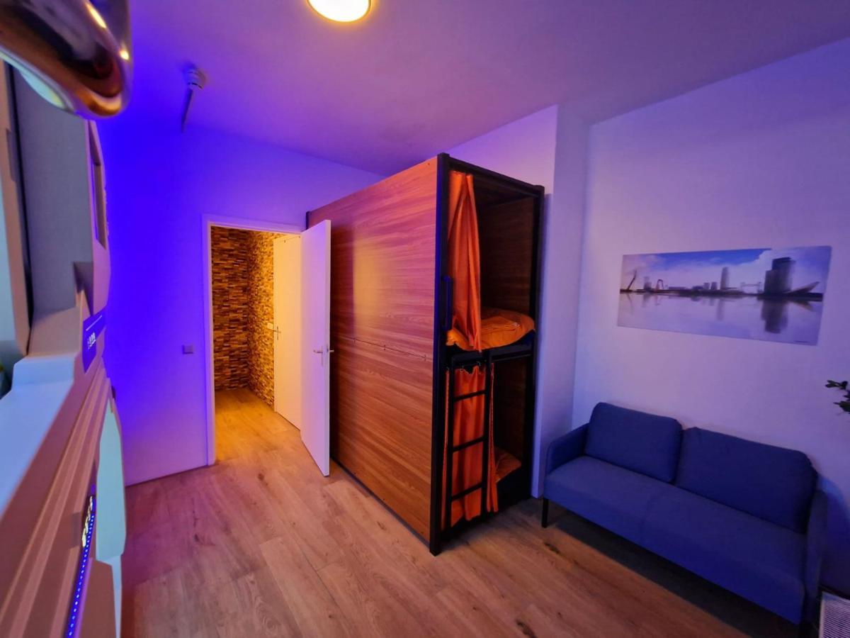 Recharge Hostel Rotterdam Zewnętrze zdjęcie