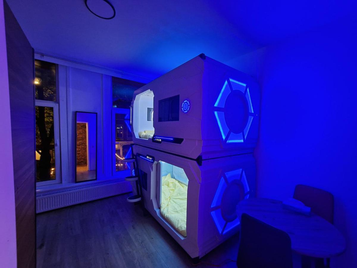 Recharge Hostel Rotterdam Zewnętrze zdjęcie