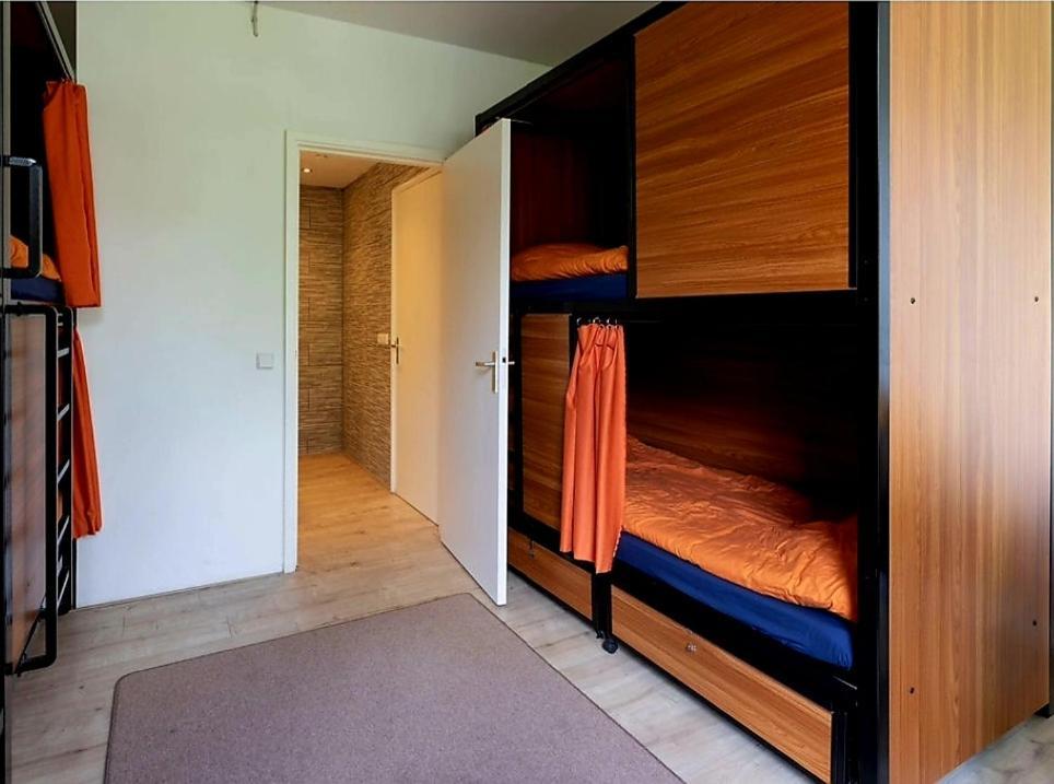 Recharge Hostel Rotterdam Zewnętrze zdjęcie