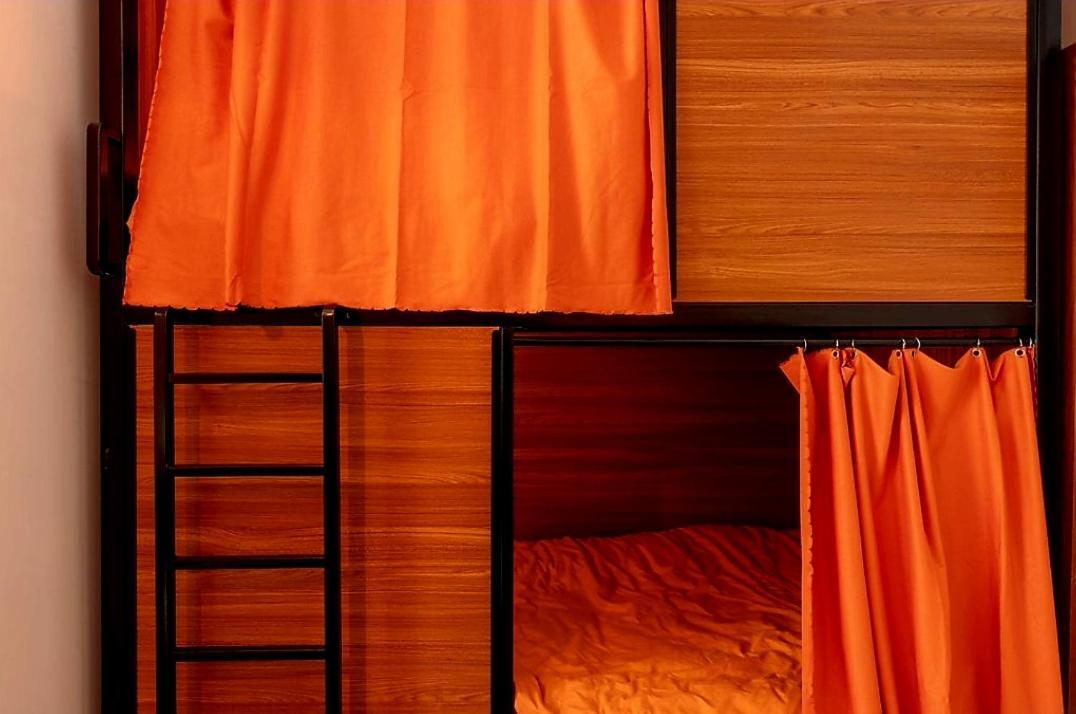 Recharge Hostel Rotterdam Zewnętrze zdjęcie