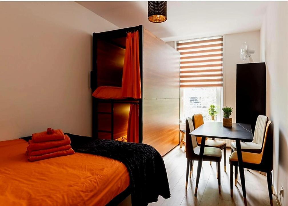 Recharge Hostel Rotterdam Zewnętrze zdjęcie