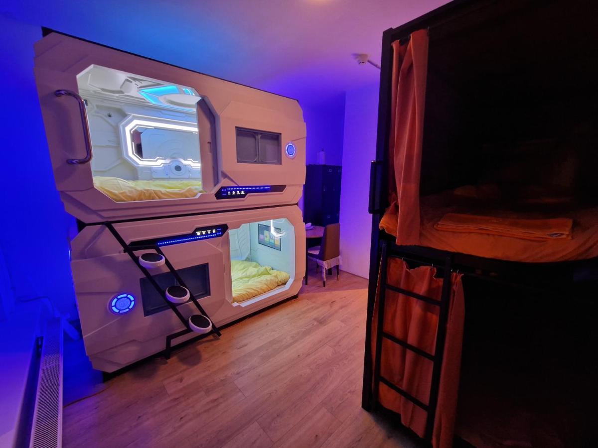 Recharge Hostel Rotterdam Zewnętrze zdjęcie